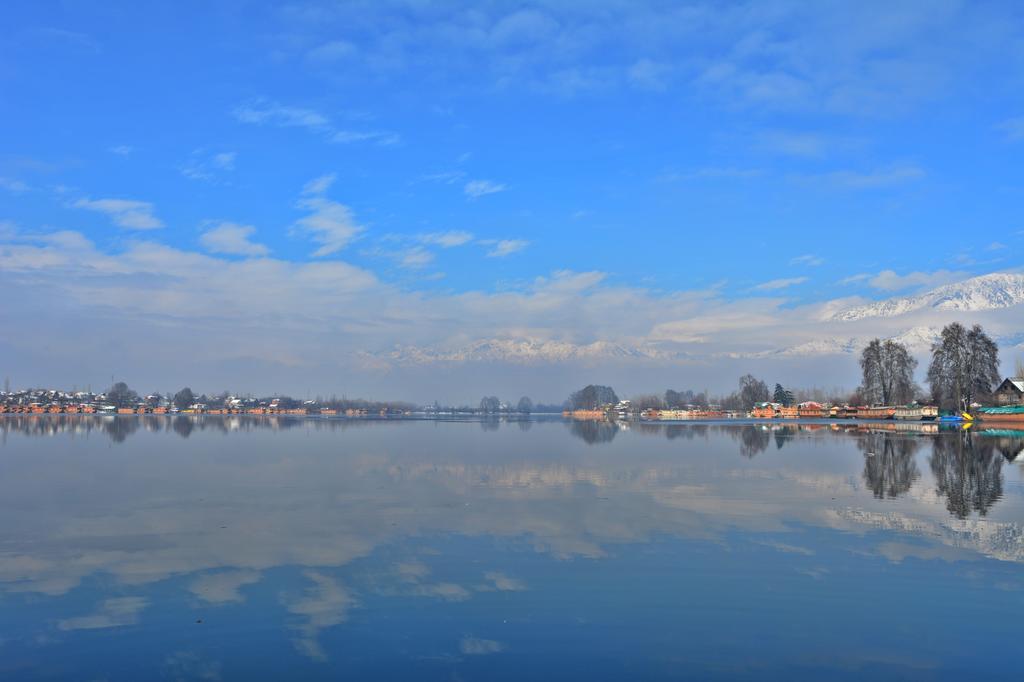 Hotel Golden Flower Heritage Houseboat Nagin Bagh Esterno foto